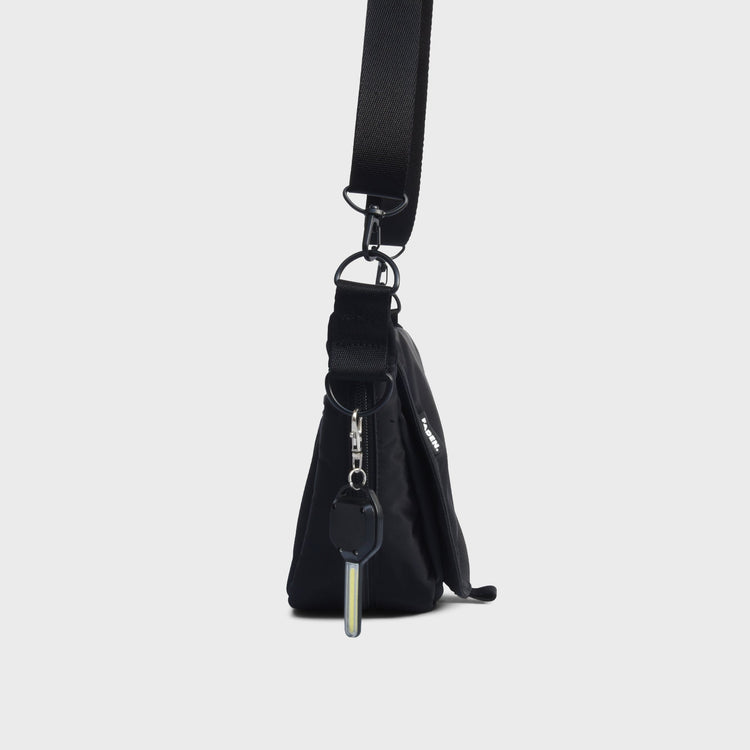 FADEN/ Destoryed U half moon bag「004_Janis」