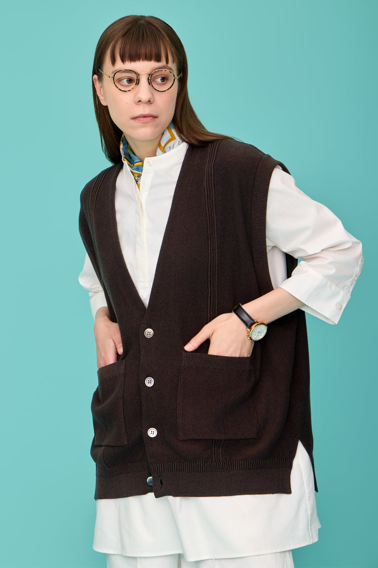 YASHIKI Shirotsume V-neck Vest (White Clover) YSK-26SS-KN09 BLACK