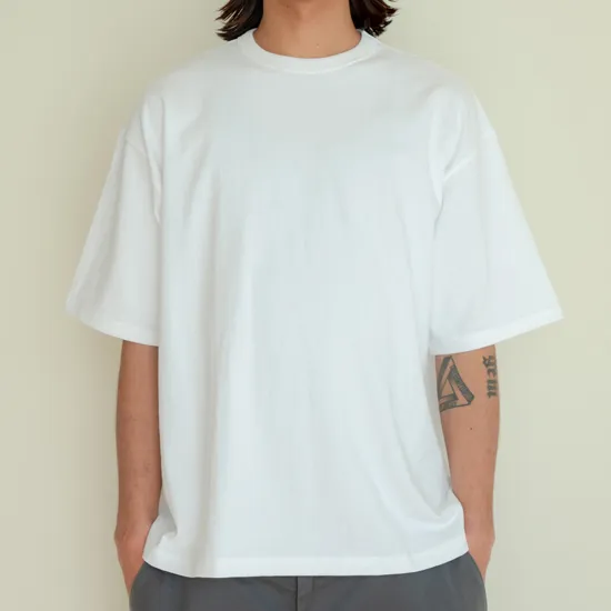armi / HARD MAN CREW NECK BIG T - UNISEX WHITE