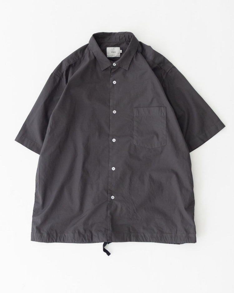 RINEN / 	70/1ツイル 裾ヒモ半袖レギュラーカラーシャツ 04チャコール
