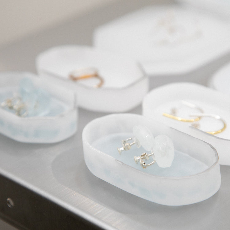 tiinei / オーバルプレート プラチナ　中