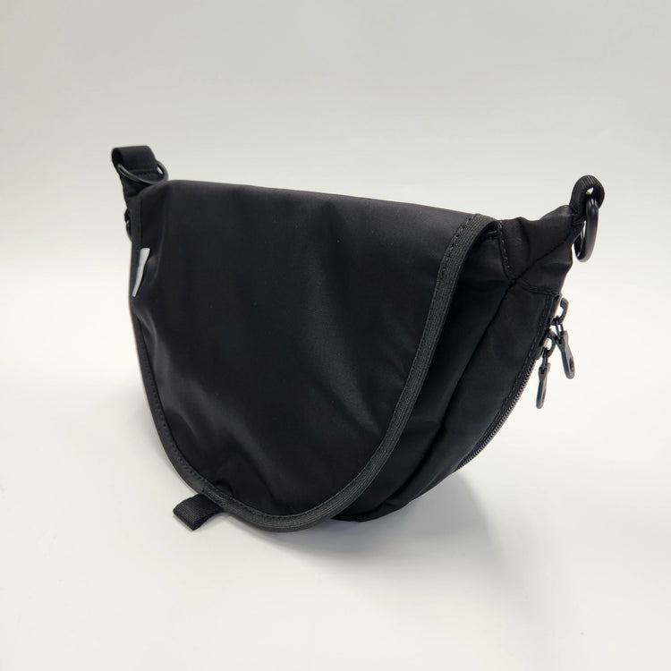 FADEN/ Destoryed U half moon bag「004_Janis」