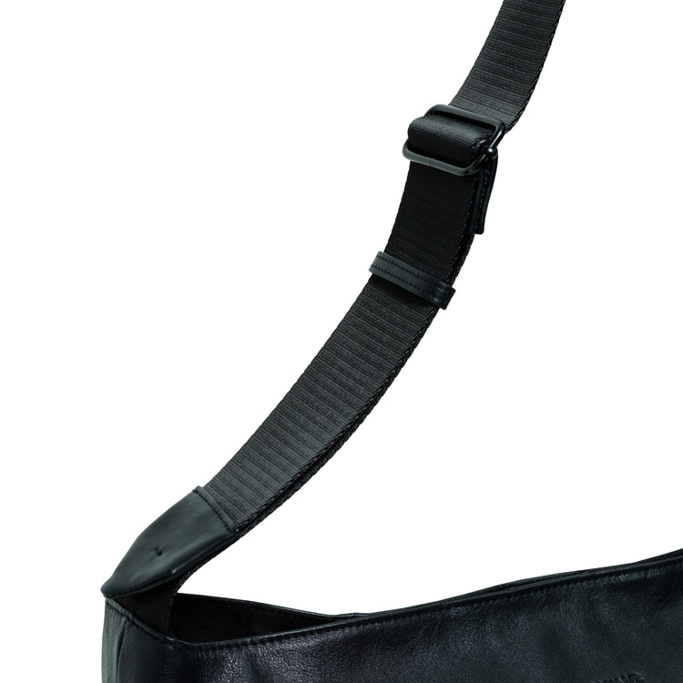 PACKING/ LEATHER MESSENGER PA-043