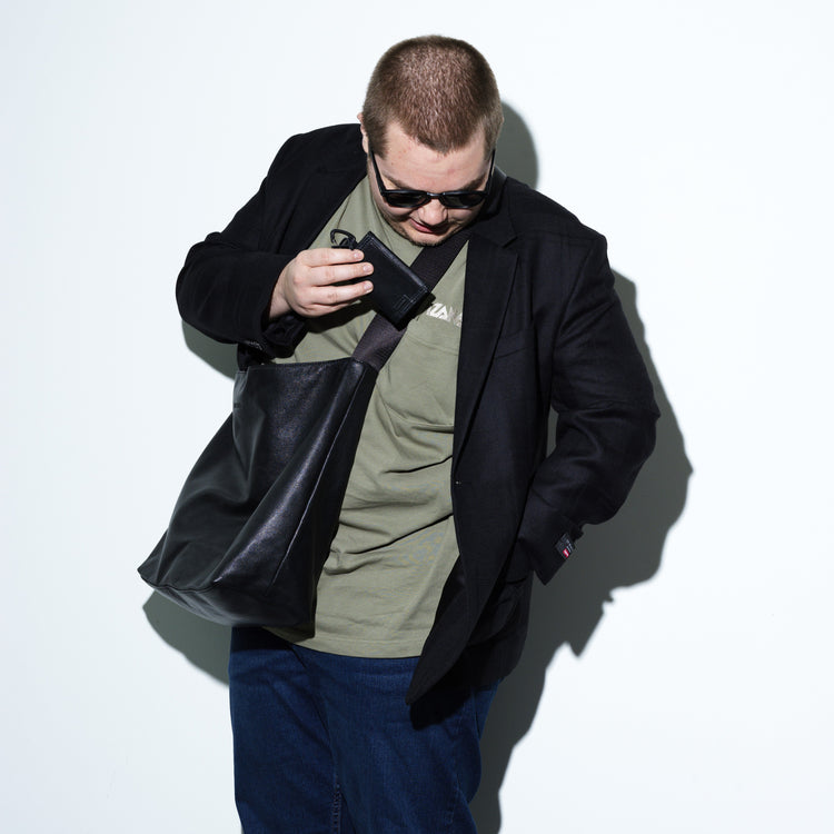 PACKING/ LEATHER MESSENGER PA-043