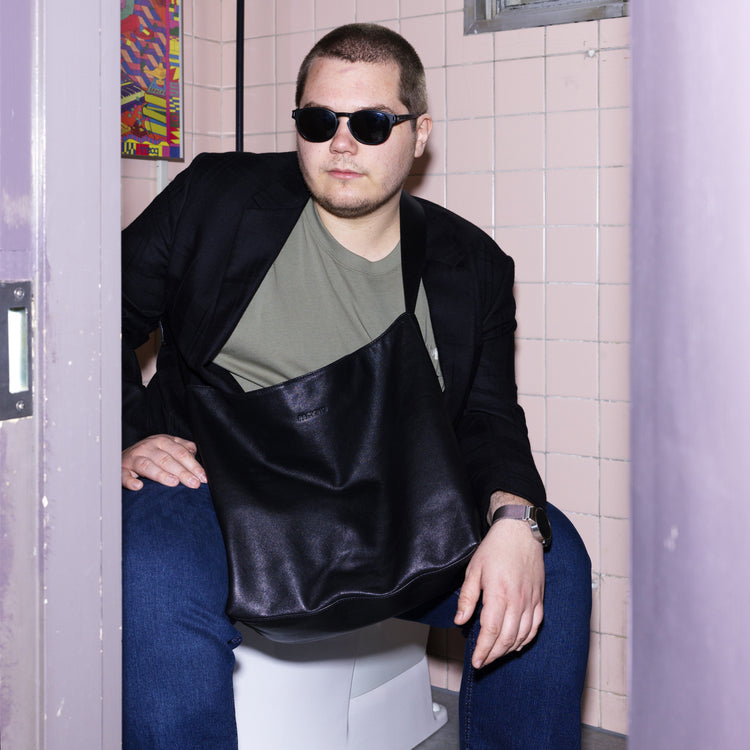 PACKING/ LEATHER MESSENGER PA-043