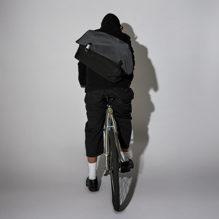 PACKING BLACK REFLECTIVE MESSENGER PA-058