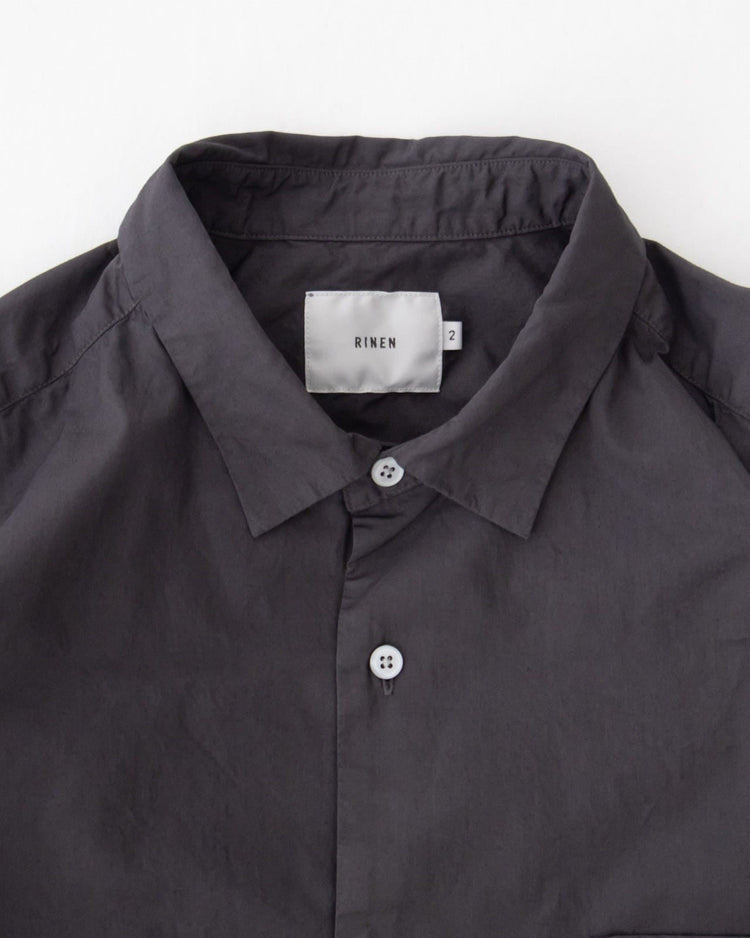 RINEN / 	70/1ツイル 裾ヒモ半袖レギュラーカラーシャツ 04チャコール