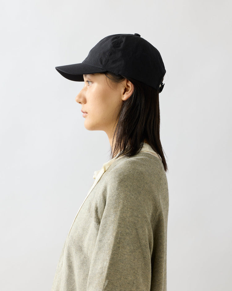 La Maison de Lyllis / TYPECAP BLACK