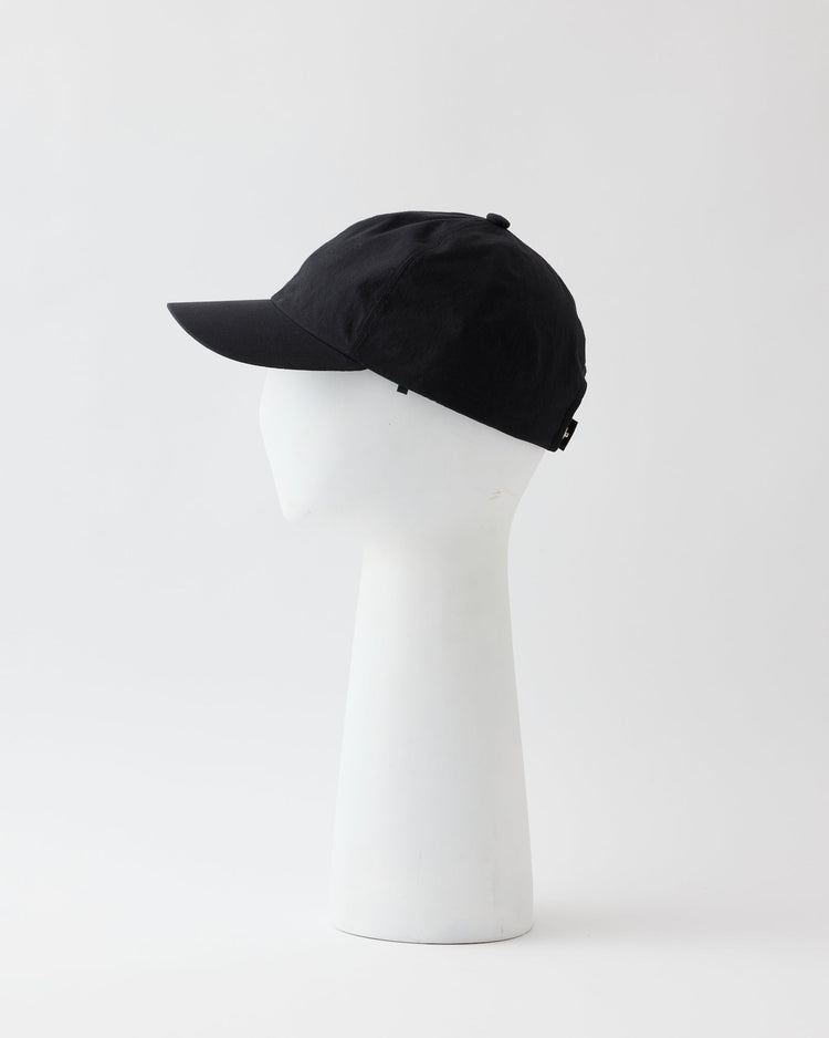 La Maison de Lyllis / TYPECAP BLACK