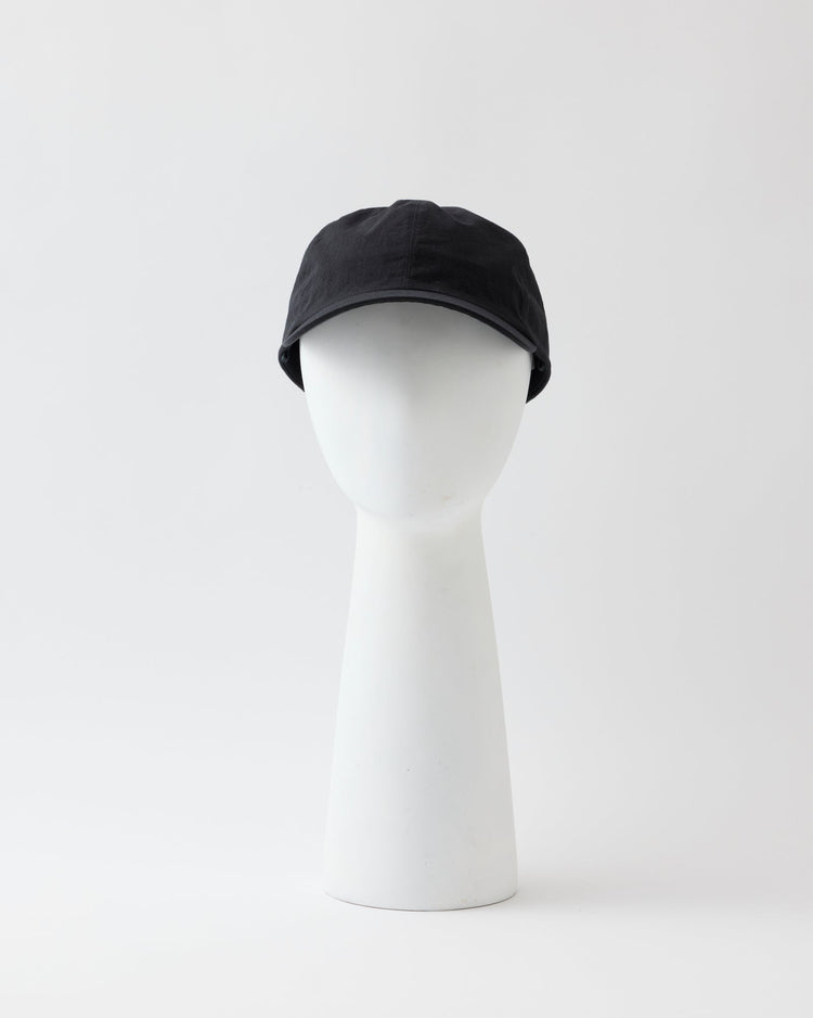 La Maison de Lyllis / TYPECAP BLACK