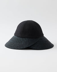 La Maison de Lyllis / LUZ BLACK