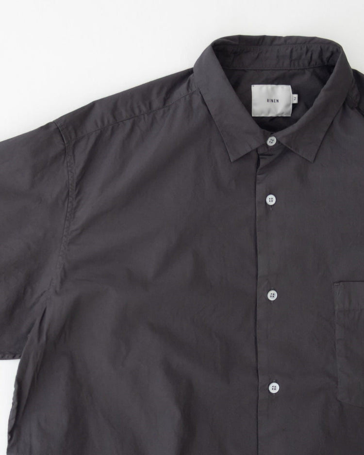 RINEN / 70/1 Twill Short-Sleeve Regular Collar Shirt with Drawstring Hem, 04 Charcoal