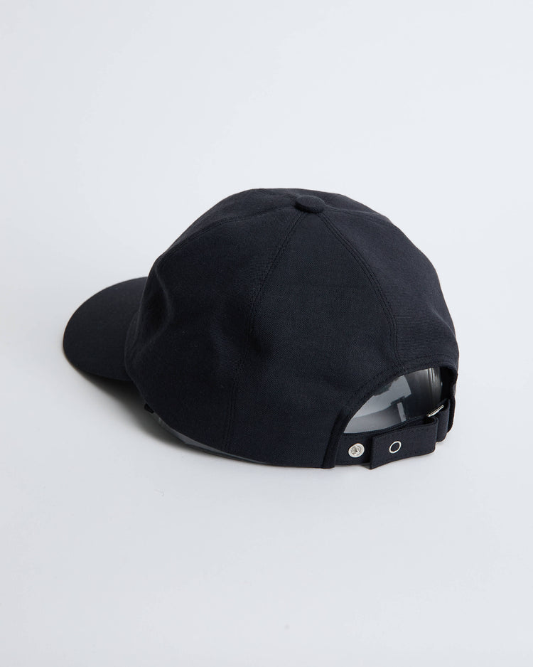 La Maison de Lyllis   TYPECAP BLACK