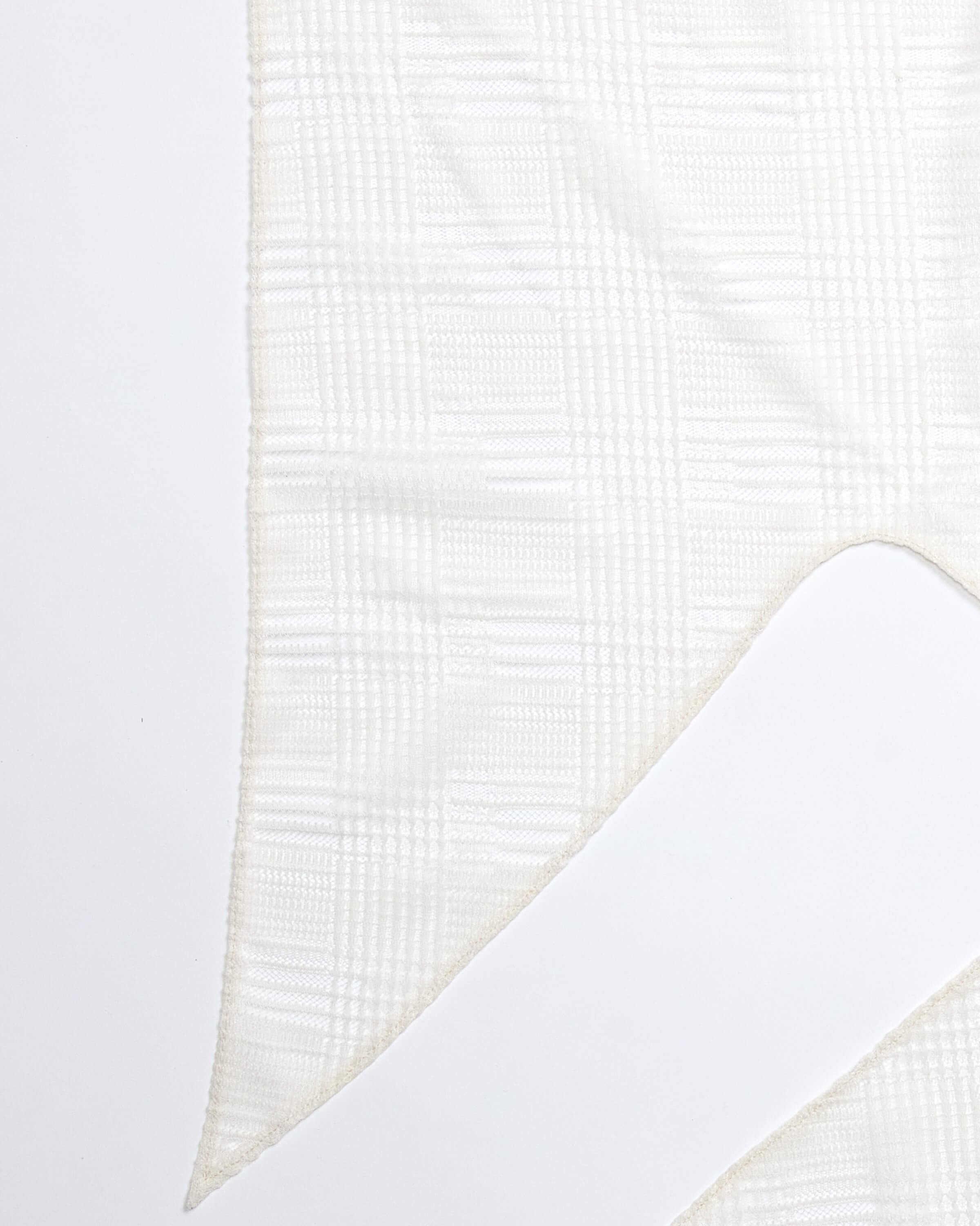 La Maison de Lyllis SLITERCHIF WHITE – CASDAY / キャスデイ (casday.jp)