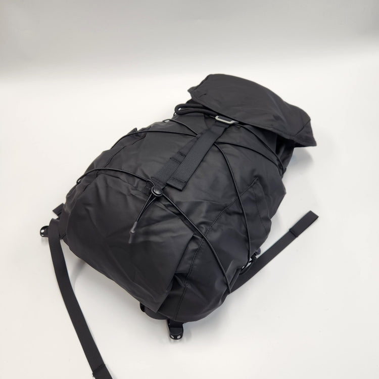 ELLIKER / Kiln（キルン）フード付きジップトップ バックパック 22L