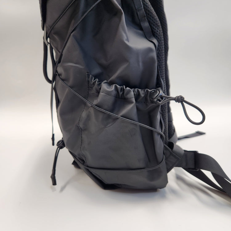 ELLIKER / Kiln（キルン）フード付きジップトップ バックパック 22L