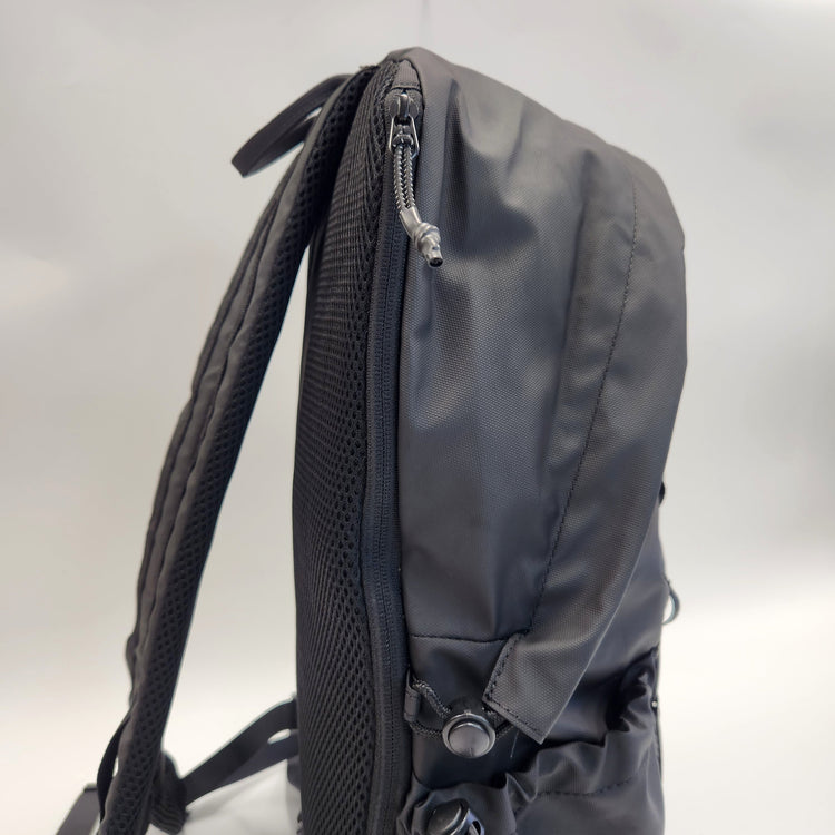 ELLIKER / Wharfe（ワーフ） フラップ オーバー バックパック 22L