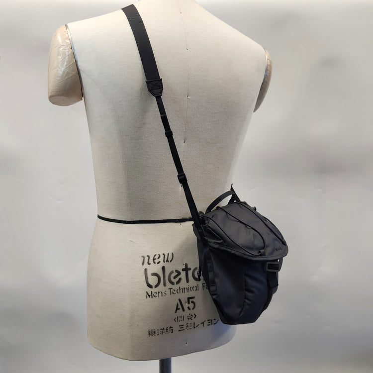 ELLIKER / Fells（フェルズ）クロスボディバッグ　4L