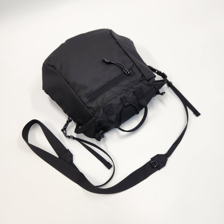 ELLIKER / Fells（フェルズ）クロスボディバッグ　4L