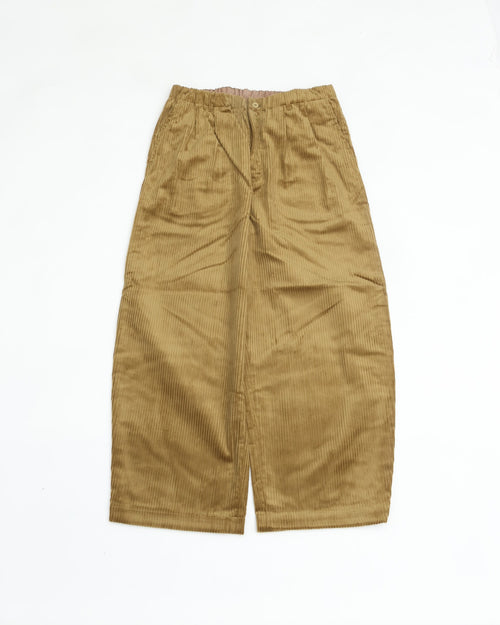 intch.   Gras BM Brisbane Moss 9026-2-0-067 コーデュロイ ワイドテーパードパンツ OLIVE