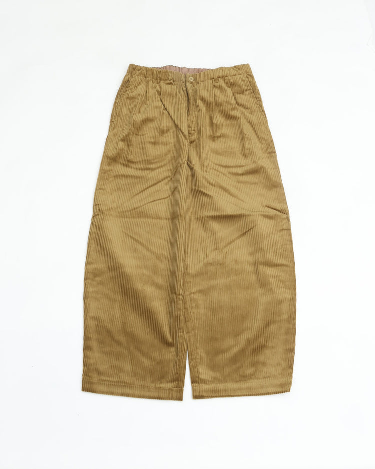 intch.   Gras BM Brisbane Moss 9026-2-0-067 コーデュロイ ワイドテーパードパンツ OLIVE