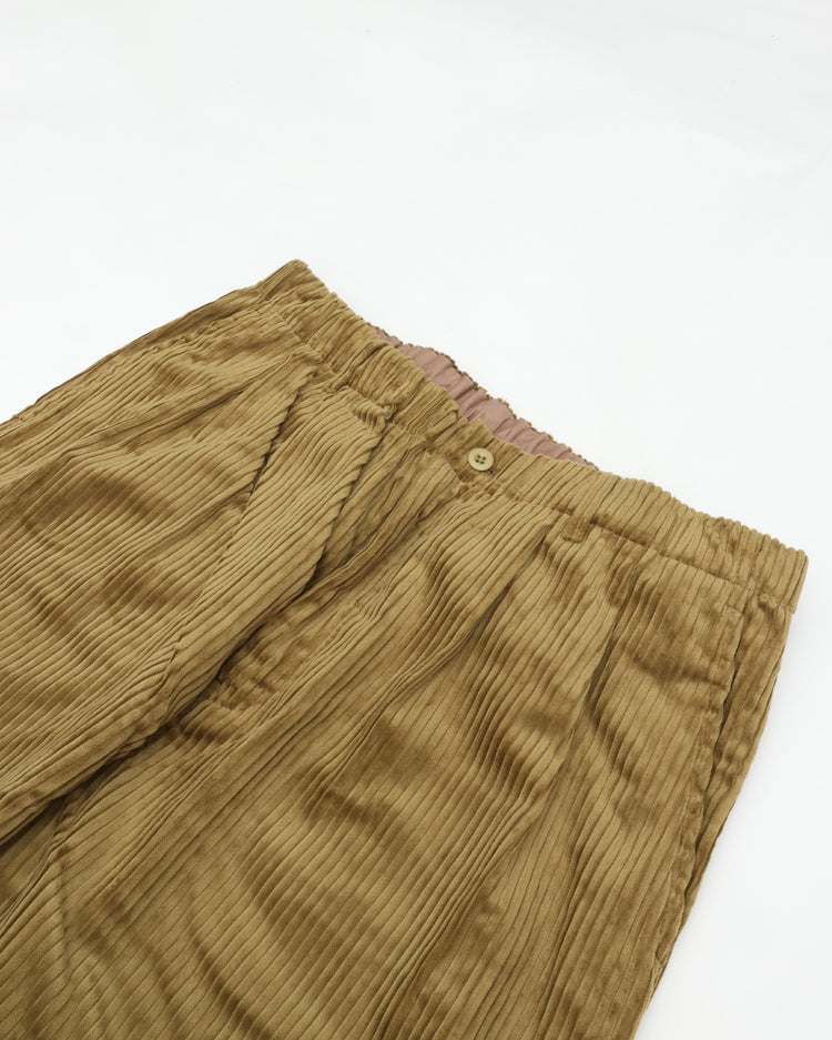 intch.   Gras BM Brisbane Moss 9026-2-0-067 コーデュロイ ワイドテーパードパンツ OLIVE