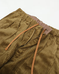 intch.   Gras BM Brisbane Moss 9026-2-0-067 コーデュロイ ワイドテーパードパンツ OLIVE