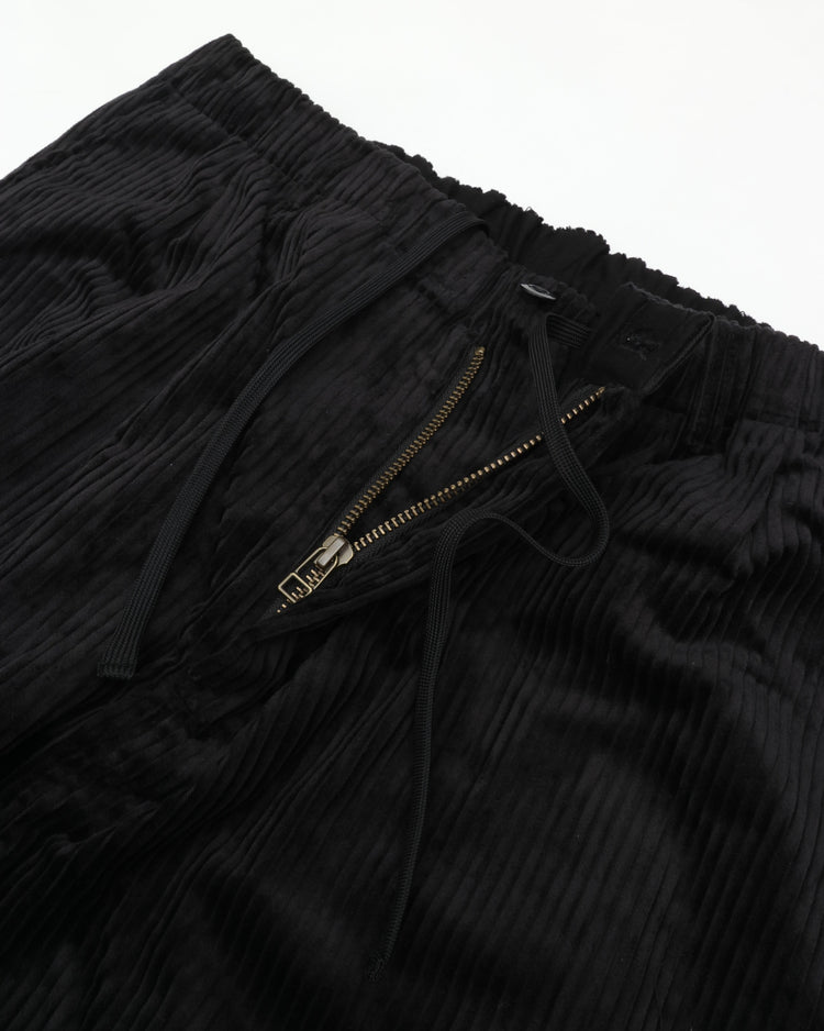 intch.   Gras BM Brisbane Moss 9026-2-0-067 コーデュロイ ワイドテーパードパンツ BLACK