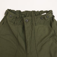 Ordinary fits / JAMES FATIGUE BACK SATIN KHAKI