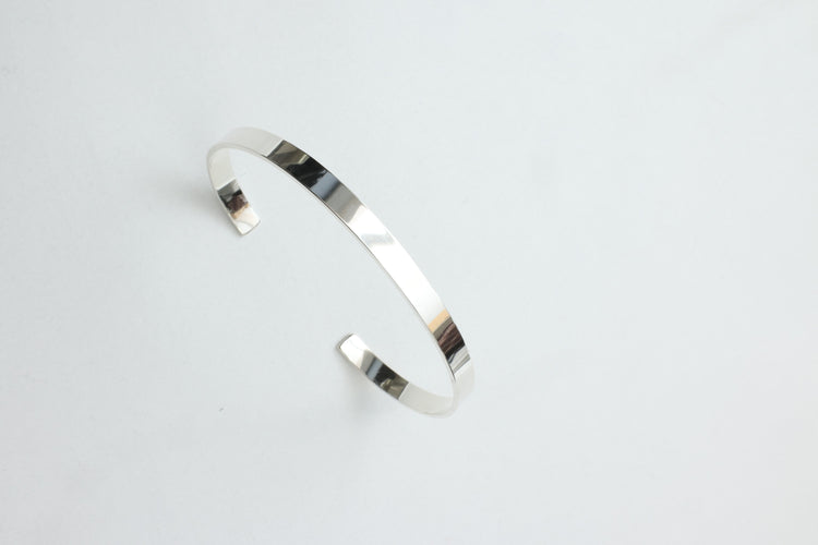 ERA. S&amp;C FLAT BANGLE