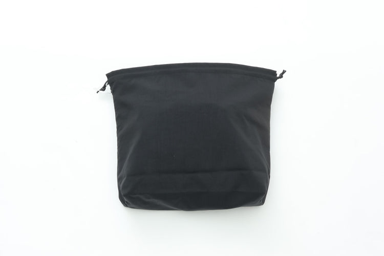 ERA. TAS BIG RED CROSS APRON BAG BLACK