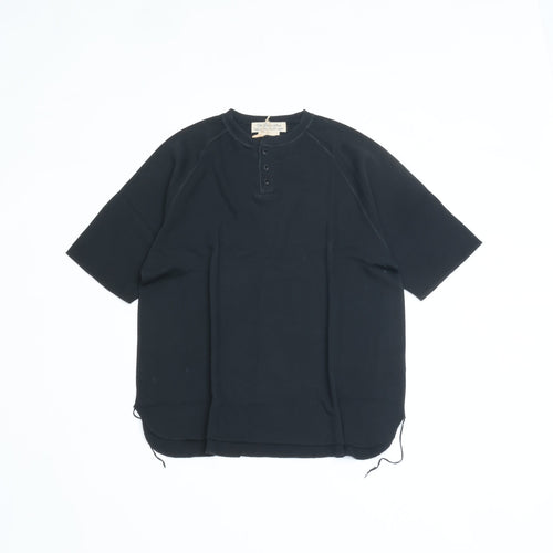 REMI RELIEF Double Tuck Raglan Henley Neck T-Shirt, BLACK