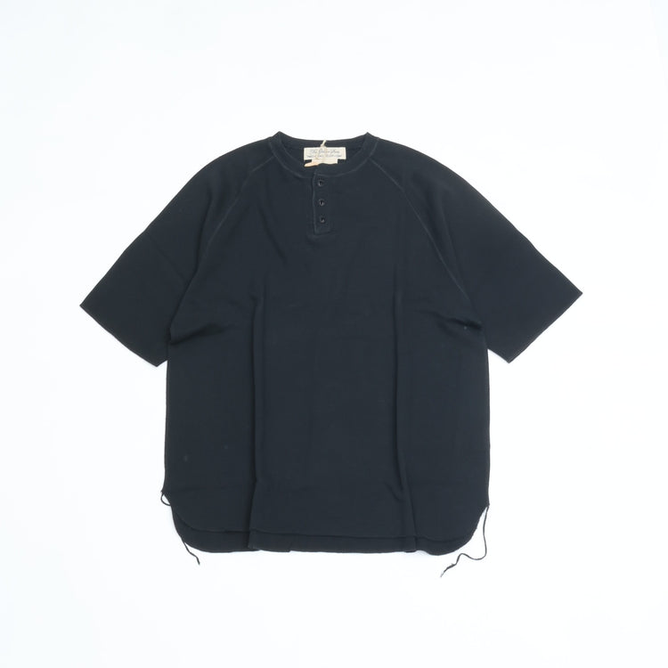 REMI RELIEF  WタックラグランヘンリーネックT BLACK