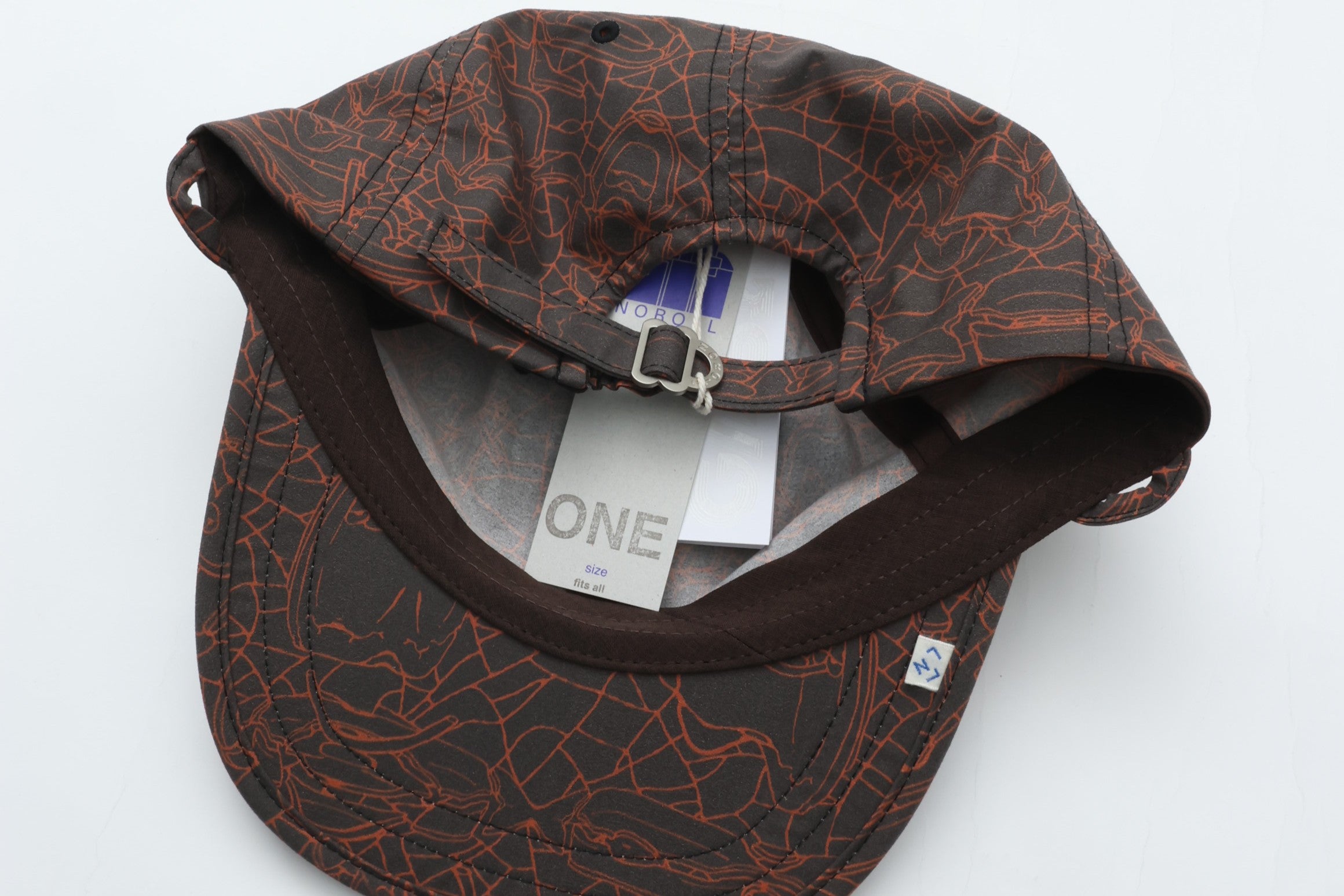 NOROLL OUTDATED CAP/GASIUS – CASDAY / キャスデイ (casday.jp)