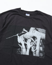 WALLA WALLA SPORT  PRINTABLE TUBE TEE / CHARLES PETERSON  "CROWD SURF" USED BLACK