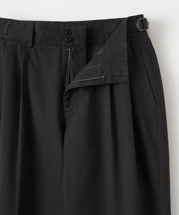 ANOTHER OFFICE Narrow Stripe Tapered Slacks