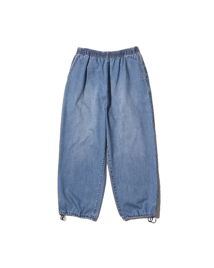 FreshService  CORPORATE DENIM EASY PANT LIGHT WASH