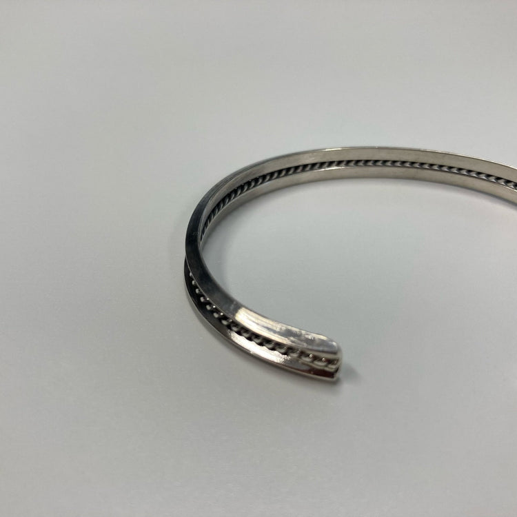 FIRST AMERICAN TRADERS/Sterling Silver Bangle CD