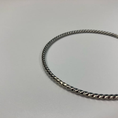 FIRST AMERICAN TRADERS / Sterling Silver Bangle OA