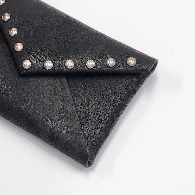 Dono/エンベロープ スタッズ カードケース（Envelope Studs Card Case）