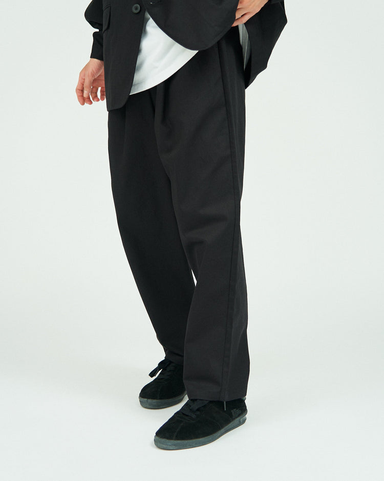 FreshService  CORPORATE EASY CHINO PANTS BLACK