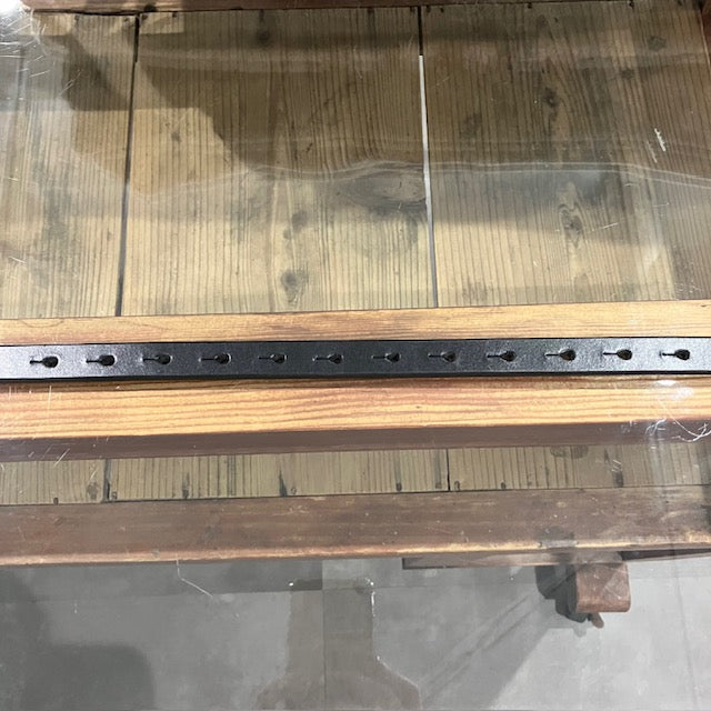 Riprap / PASS THROUGH BELT NARROW (BRITISH SADDLE)