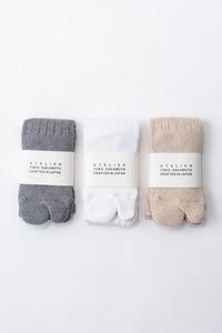 YOKO SAKAMOTO COTTON TABI PILE SOCKS BLACK
