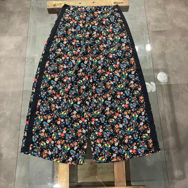 MEYAME  SIDE LINE WIDE PANTS  (FLOWER)  BLACK