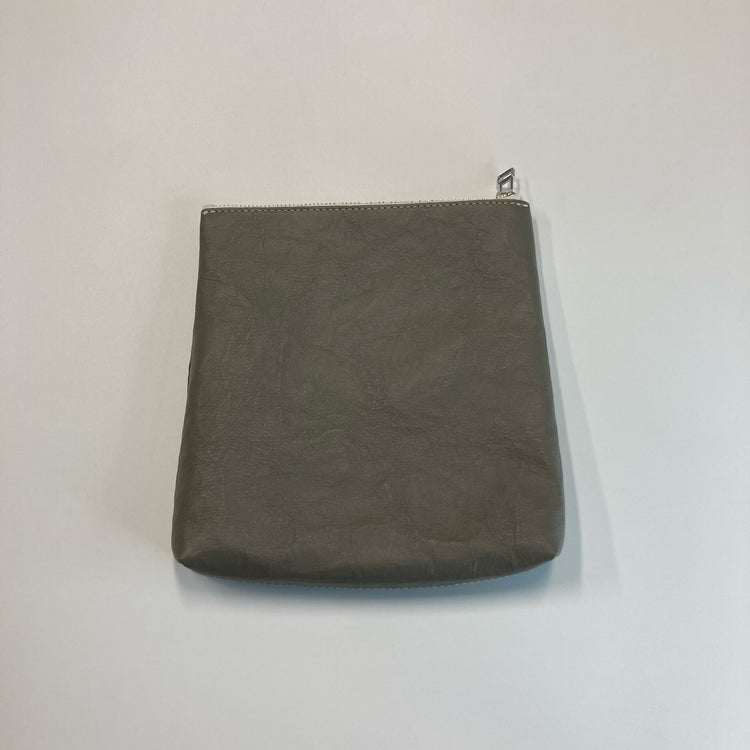 REEL/ Zip pouch D size: MT (Zip pouch D)