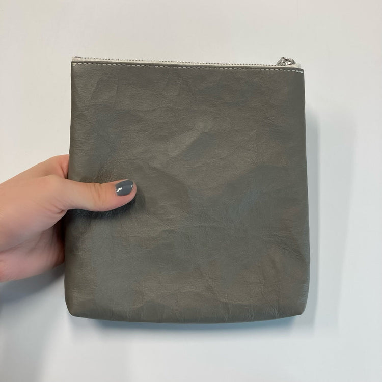 REEL/ Zip pouch D size: MT (Zip pouch D)