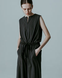 MEYAME　SLEEVELESS HALF ZIP ALL-IN-ONE　MEY-2306 BLACK