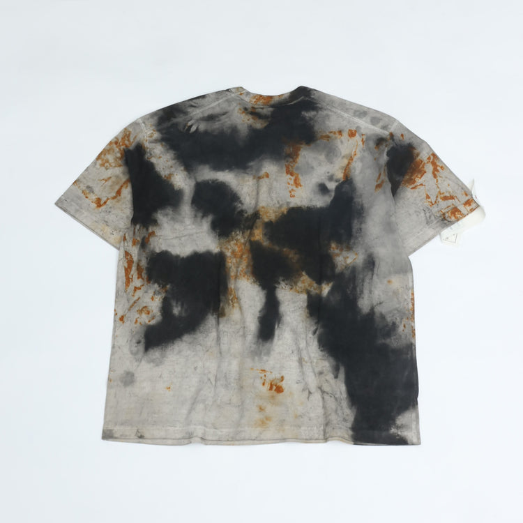 armi ar070145 SEED CYCLE × WhERE is FAKE × MISAKI USHIOZU CAPSULE COLLECTION RUST DYED FLAT-SEAM TEE