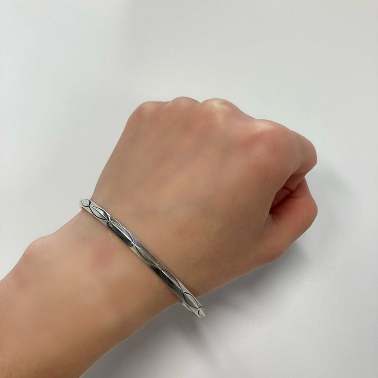 FIRST AMERICAN TRADERS / Sterling Silver Bangle OC