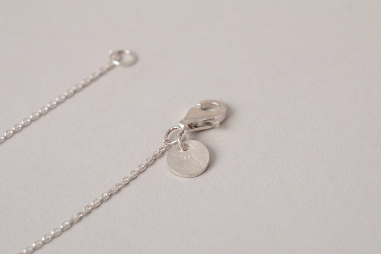 ERA.  TWNKL AZK NARROW NECKLESS SL042
